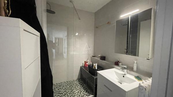 //  4 PIECES LUMINEUX  // METZ QUARTIER QUEULEU // GRANDE TERRASSE // GARAGE // CAVE //