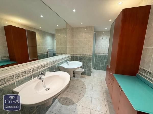 Appartement à vendre 7 pièces 169.9m² Nîmes (30900)