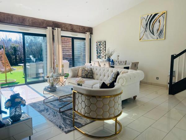 À vendre - Maison contemporaine, 4 pièces située à Décines-Charpieu (69150)