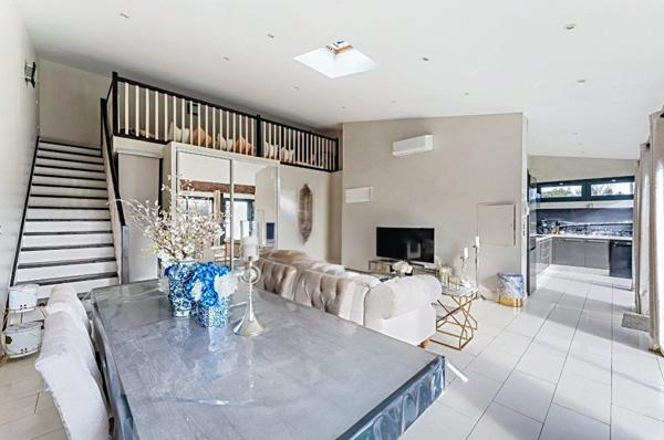 À vendre - Maison contemporaine, 4 pièces située à Décines-Charpieu (69150)