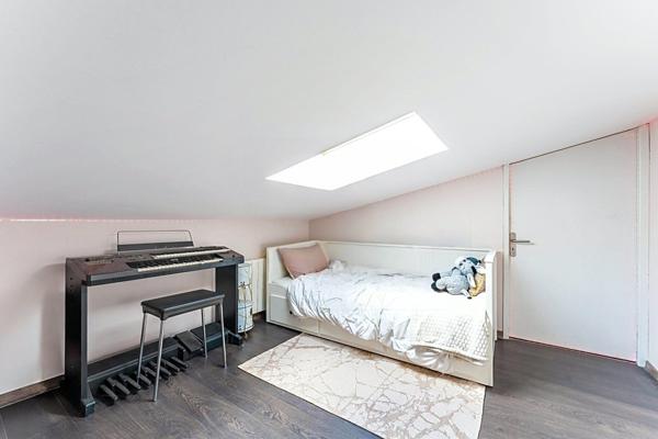 À vendre - Maison contemporaine, 4 pièces située à Décines-Charpieu (69150)