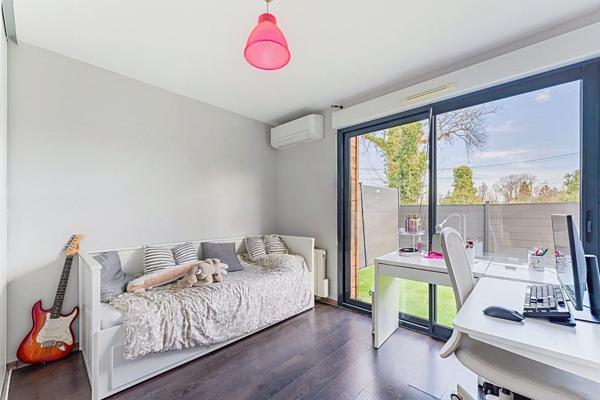 À vendre - Maison contemporaine, 4 pièces située à Décines-Charpieu (69150)