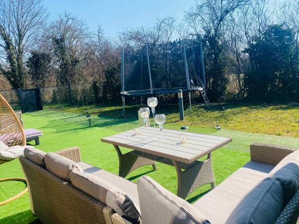 À vendre - Maison contemporaine, 4 pièces située à Décines-Charpieu (69150)