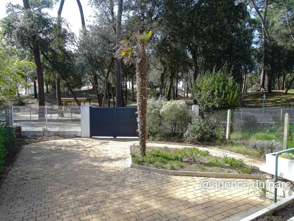 ROYAN - QUARTIER DU PARC - MAISON DE PLAIN PIED ET SON STUDIO - JARDIN - FACE AU PARC