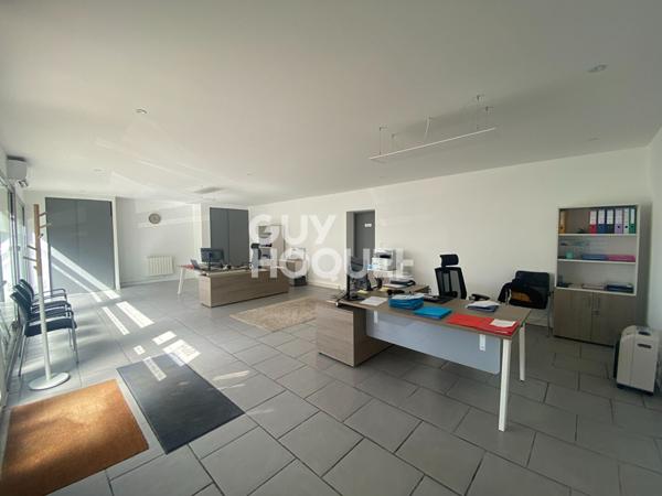 À louer local commercial lumineux + terrasse !