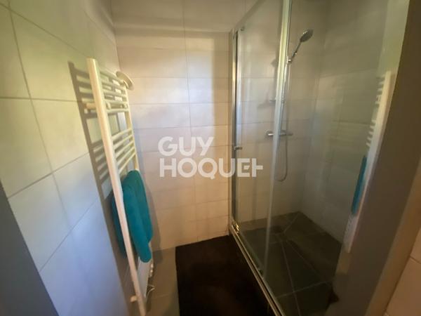 À louer local commercial lumineux + terrasse !