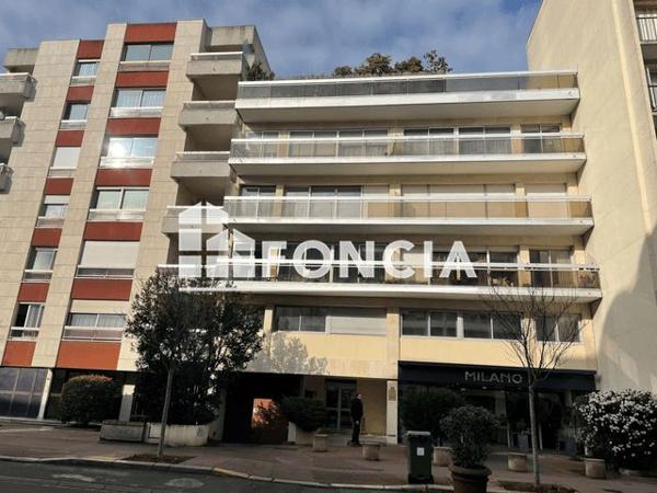 Location Appartement 3 pièces 80.65 m² - 140 RUE HOUDAN Sceaux 92330