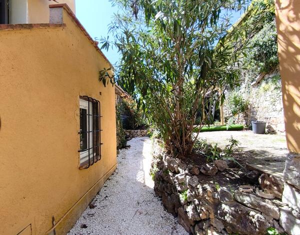 Spéracèdes (06530) NOUVEAU - Maison de Village Rénovée avec Jardin et Vue Mer