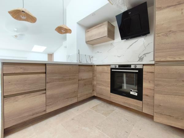 Spéracèdes (06530) NOUVEAU - Maison de Village Rénovée avec Jardin et Vue Mer