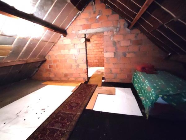 Maison à rénover à Brou 69 m2