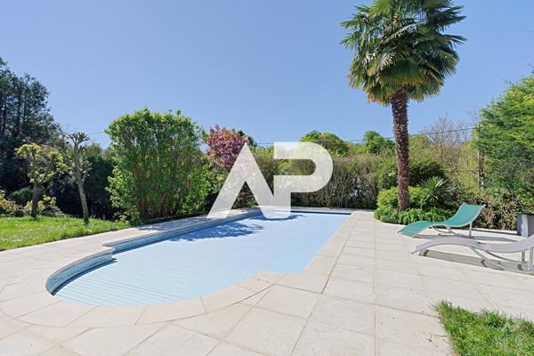 Maison Rueil Malmaison 10 pièce(s) 270 m2 €2 095 000 ** - Référence 19799