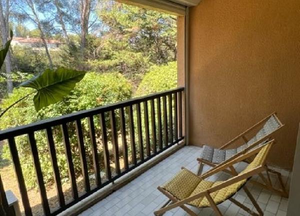 Appartement à louer  2 pièces • 21,72 m2 Sanary-sur-Mer