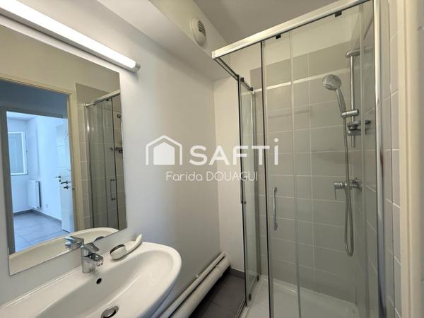 T4 récent avec terrasse 30 m² + parking – Lumineux et moderne