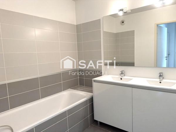 T4 récent avec terrasse 30 m² + parking – Lumineux et moderne