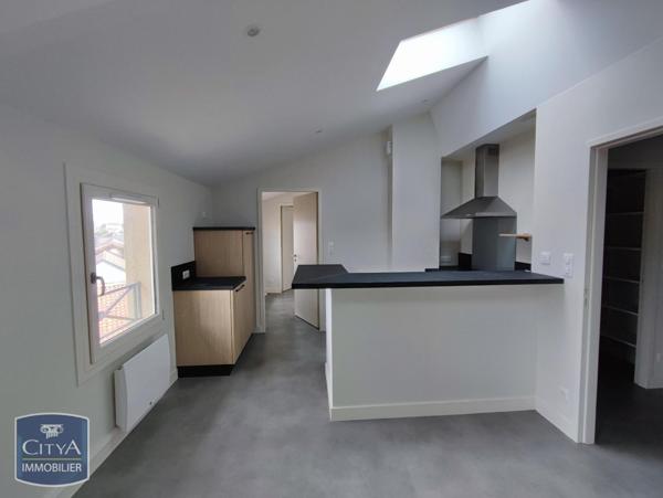 Appartement à louer 2 pièces 59.96m²