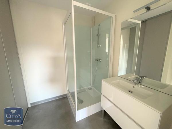 Appartement à louer 2 pièces 59.96m²