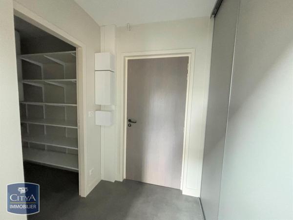 Appartement à louer 2 pièces 59.96m²