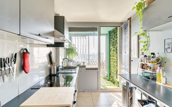 Appartement à vendre    3 pièces • 81,05 m2 Marseille 12