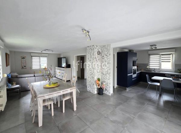 Charmante maison avec piscine au coeur d'un village prisé