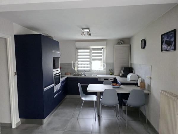 Charmante maison avec piscine au coeur d'un village prisé