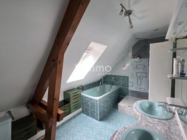 Charmante maison avec piscine au coeur d'un village prisé