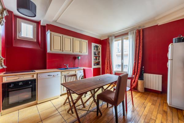 Appartement
         2 pièces
        - 48 m² Exclusivité 320 000 € *