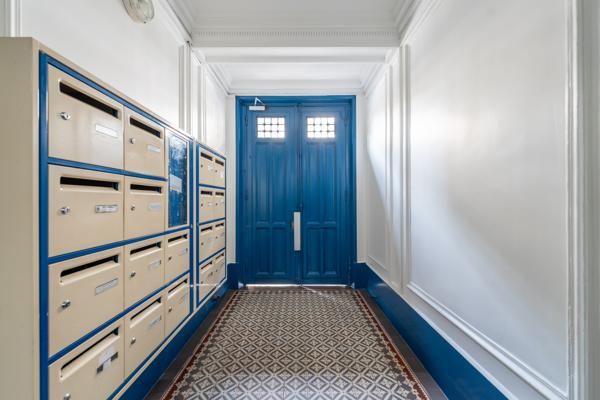 Appartement
         2 pièces
        - 48 m² Exclusivité 320 000 € *