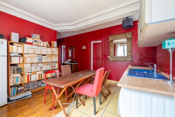 Appartement
         2 pièces
        - 48 m² Exclusivité 320 000 € *