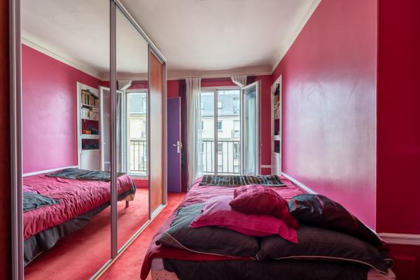 Appartement
         2 pièces
        - 48 m² Exclusivité 320 000 € *