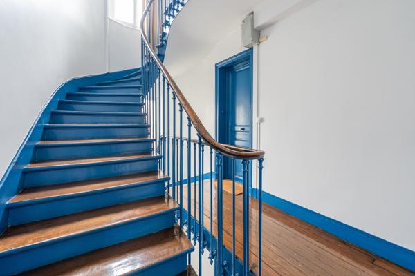 Appartement
         2 pièces
        - 48 m² Exclusivité 320 000 € *