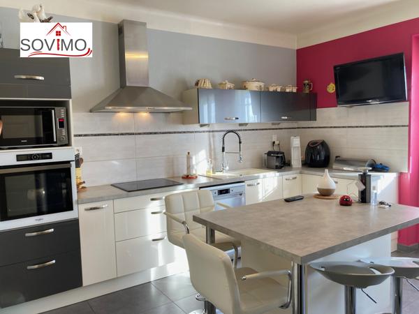 EN CENTRE VILLE, JOLI PAVILLON D'ÉPOQUE BELLES PRESTATIONS INTÉRIEUR