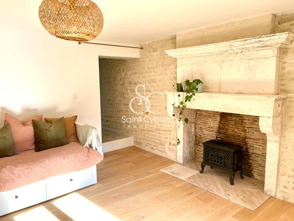 Élégante maison en pierre avec piscine chauffée aux portes d’Angoulême
