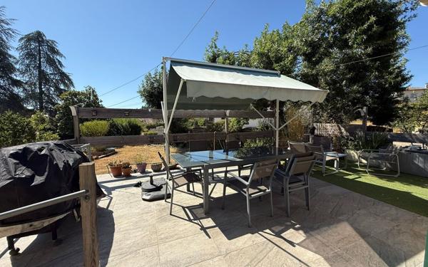 Maison à vendre    4 pièces •  Lablachère