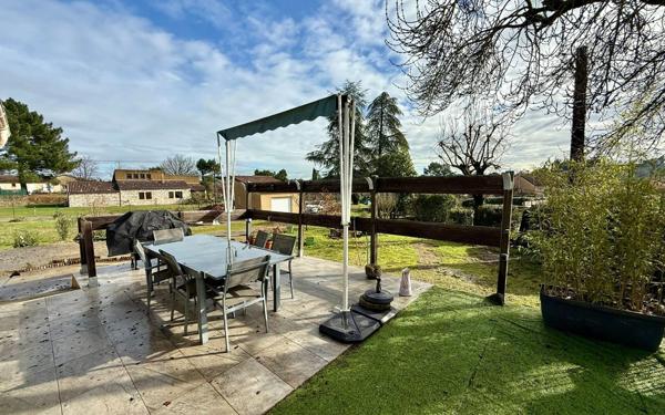 Maison à vendre    4 pièces •  Lablachère