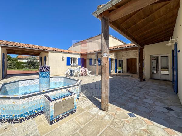 Maison familiale de 6 ch avec grand terrain et piscine
