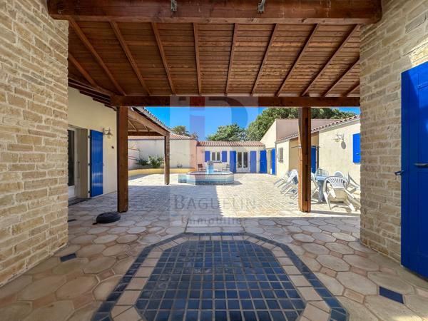 Maison familiale de 6 ch avec grand terrain et piscine