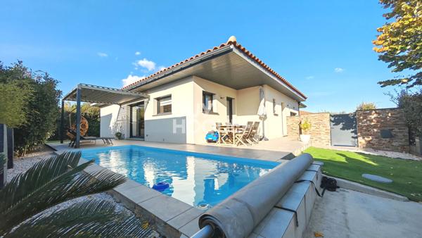 CANOHES Maison récente 3 faces de plain pied, 4 pièces avec garage et piscine.