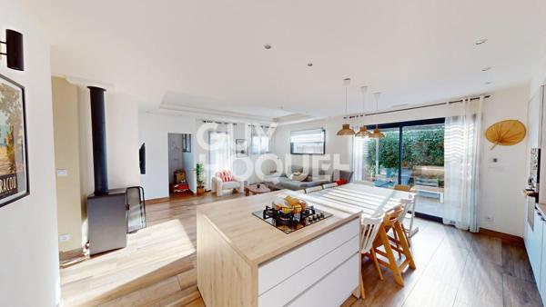 CANOHES Maison récente 3 faces de plain pied, 4 pièces avec garage et piscine.