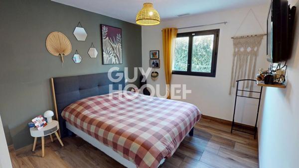 CANOHES Maison récente 3 faces de plain pied, 4 pièces avec garage et piscine.