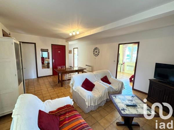 Maison traditionnelle 10 pièces de 235 m² à Ruoms (07120)