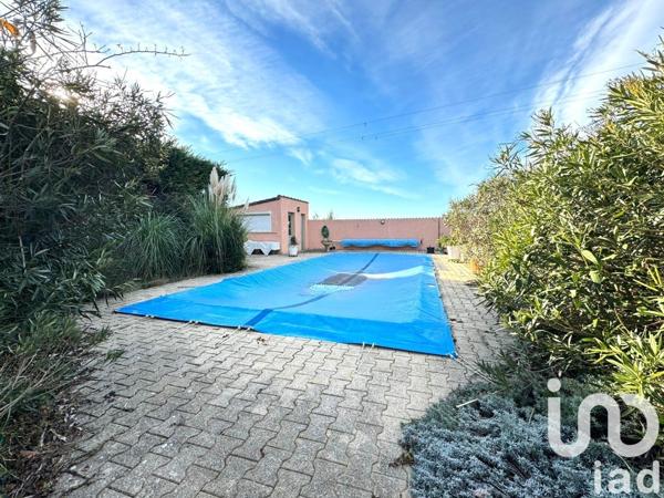 Maison traditionnelle 10 pièces de 235 m² à Ruoms (07120)