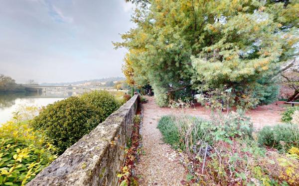 Maison à vendre    5 pièces •  Trévoux