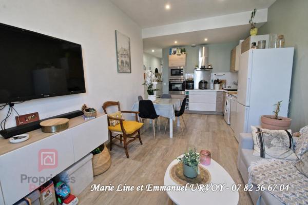 Barbentane 13570 ; Appartement T3 au 1er étage - 52 m² -  parking -