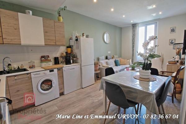 Barbentane 13570 ; Appartement T3 au 1er étage - 52 m² -  parking -