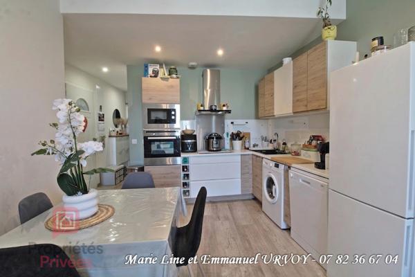 Barbentane 13570 ; Appartement T3 au 1er étage - 52 m² -  parking -