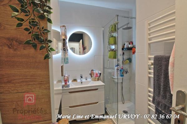 Barbentane 13570 ; Appartement T3 au 1er étage - 52 m² -  parking -