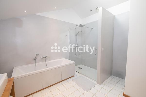 Maison
         13 pièces
        - 340 m² Bien prestige