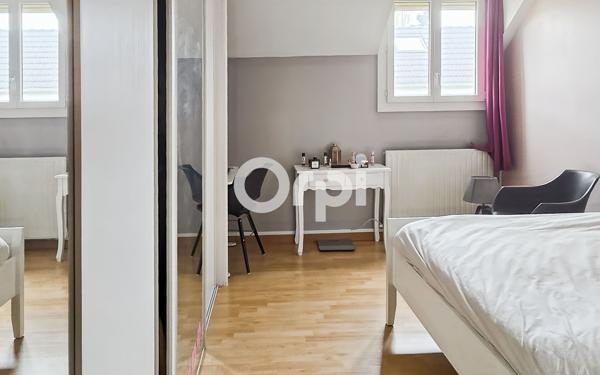 Appartement à vendre    4 pièces •  Fosses