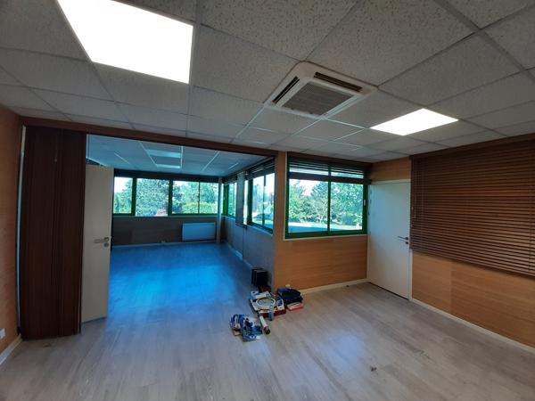 A LOUER BATIMENT INDEPENDANT DE BUREAUX 750 m² - NANTES EST