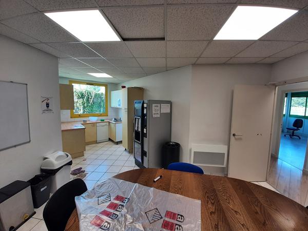 A LOUER BATIMENT INDEPENDANT DE BUREAUX 750 m² - NANTES EST